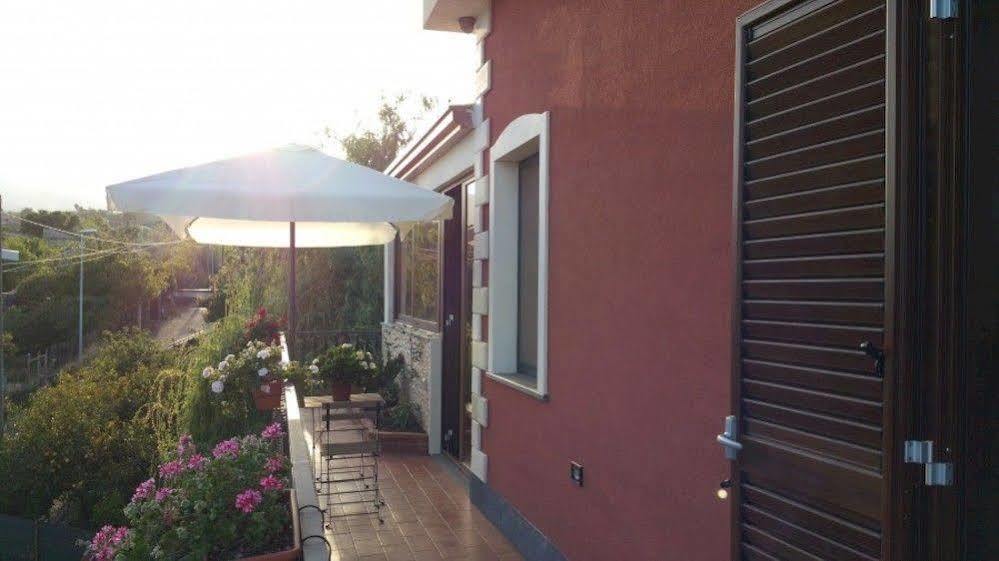 Bed and Breakfast Anthea Dell' Etna Санта-Венерина Экстерьер фото